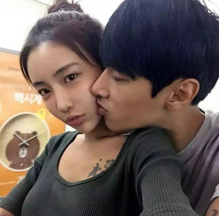 好看的不易撞双人情侣头像图片精选-两个人真人头像_8