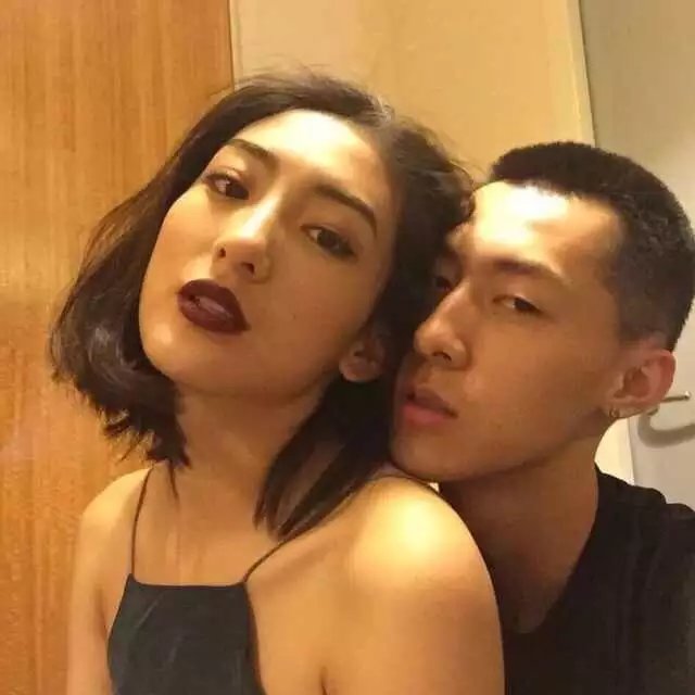 好看的不易撞双人情侣头像图片精选-两个人真人头像_6