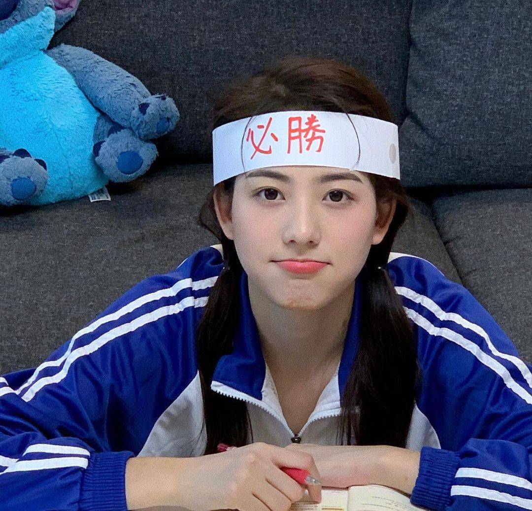 网红「一个阿茶」美照图片精选-高考必胜_4