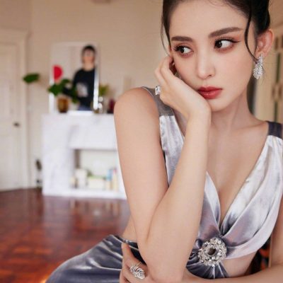 古力娜扎礼服图片参加 2021 年 Elle 中国风尚大典
