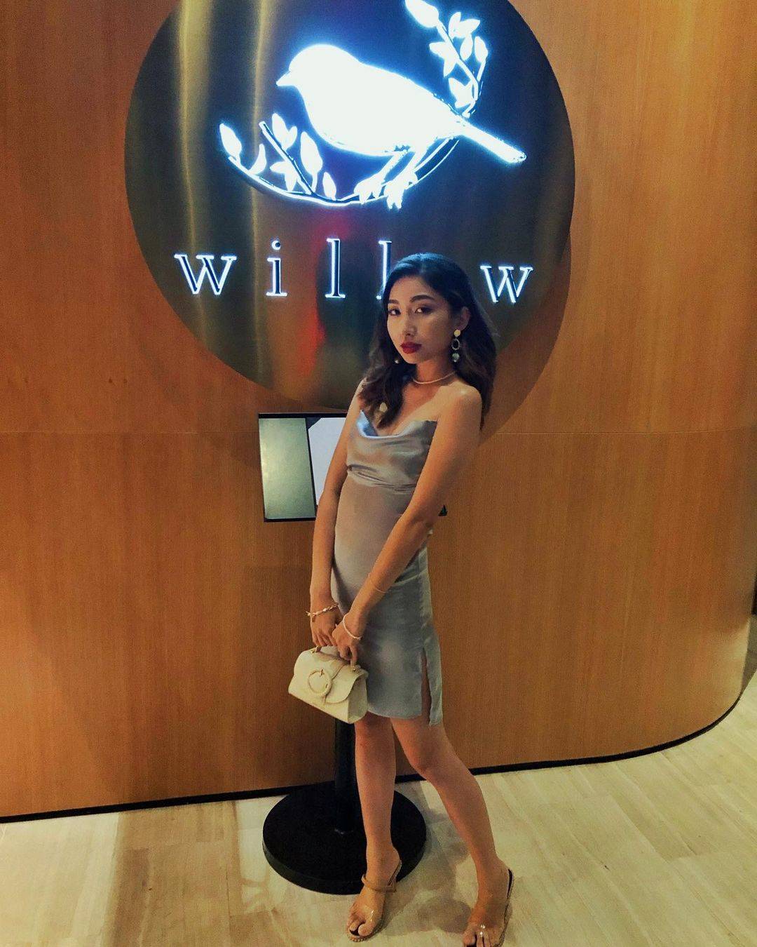 身高160cm的女生身材图片-90斤体型图_1