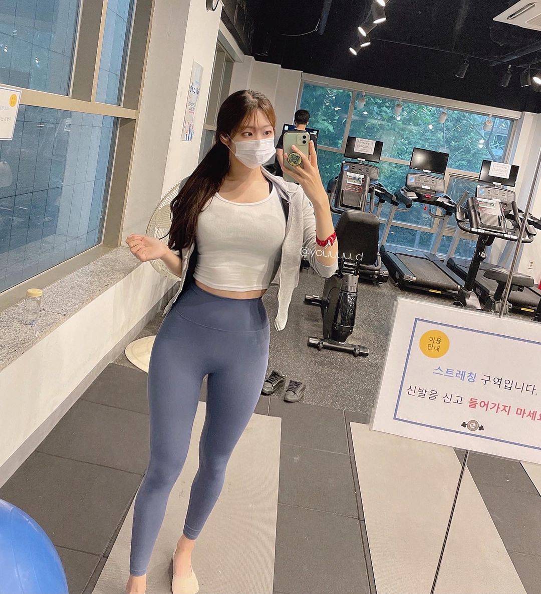 身高160cm的女生身材图片-115斤体型图_1
