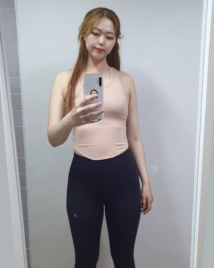 身高160cm的女生身材图片-120体型图_3