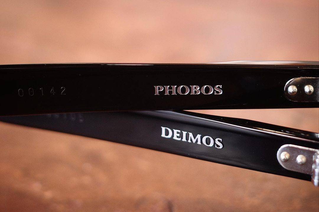 经典眼镜Deimos 和 Phobos图片_4