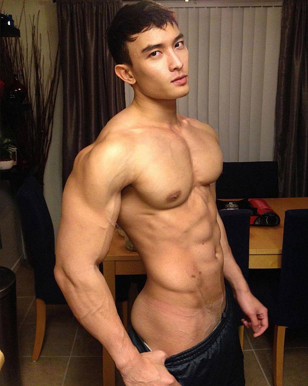 泰国男模陈潭山（FungChanthansan）图片精选-光膀子肌肉照_5