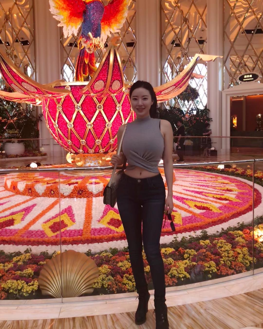 网红蒋娉婷漂亮生活照图片-身材照_2