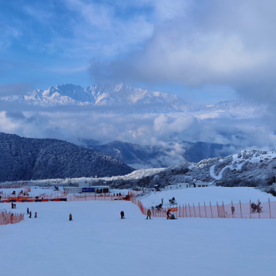 全球景观最美滑雪场雅安石棉王岗坪旅游景区