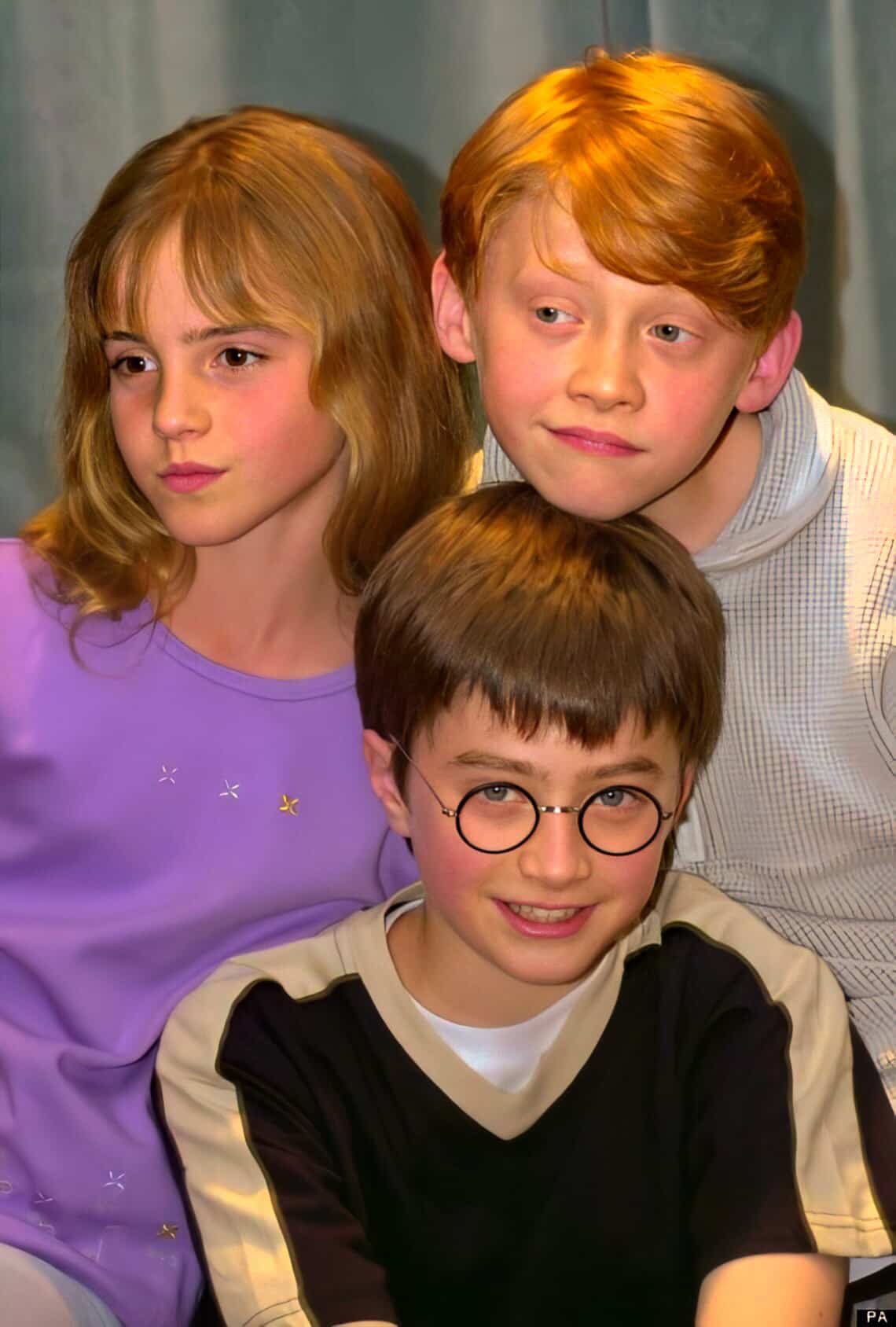 《哈利波特》三位主演哈利波特、赫敏、罗恩小时候合照和长大后照片合集_1