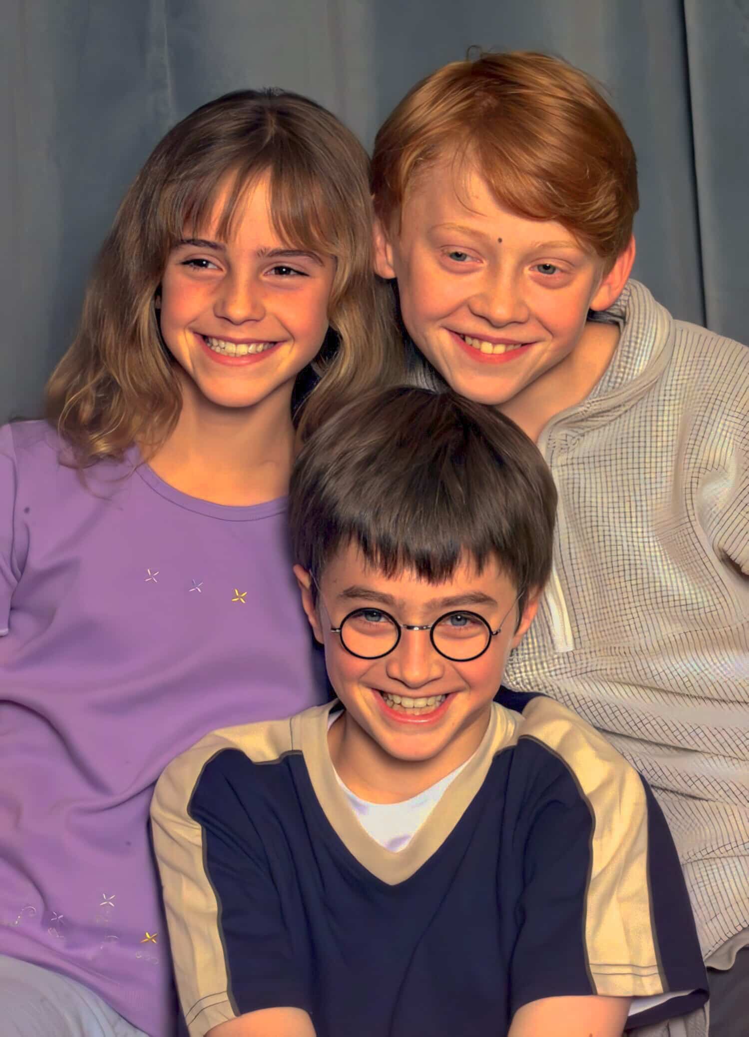 《哈利波特》三位主演哈利波特、赫敏、罗恩小时候合照和长大后照片合集_2