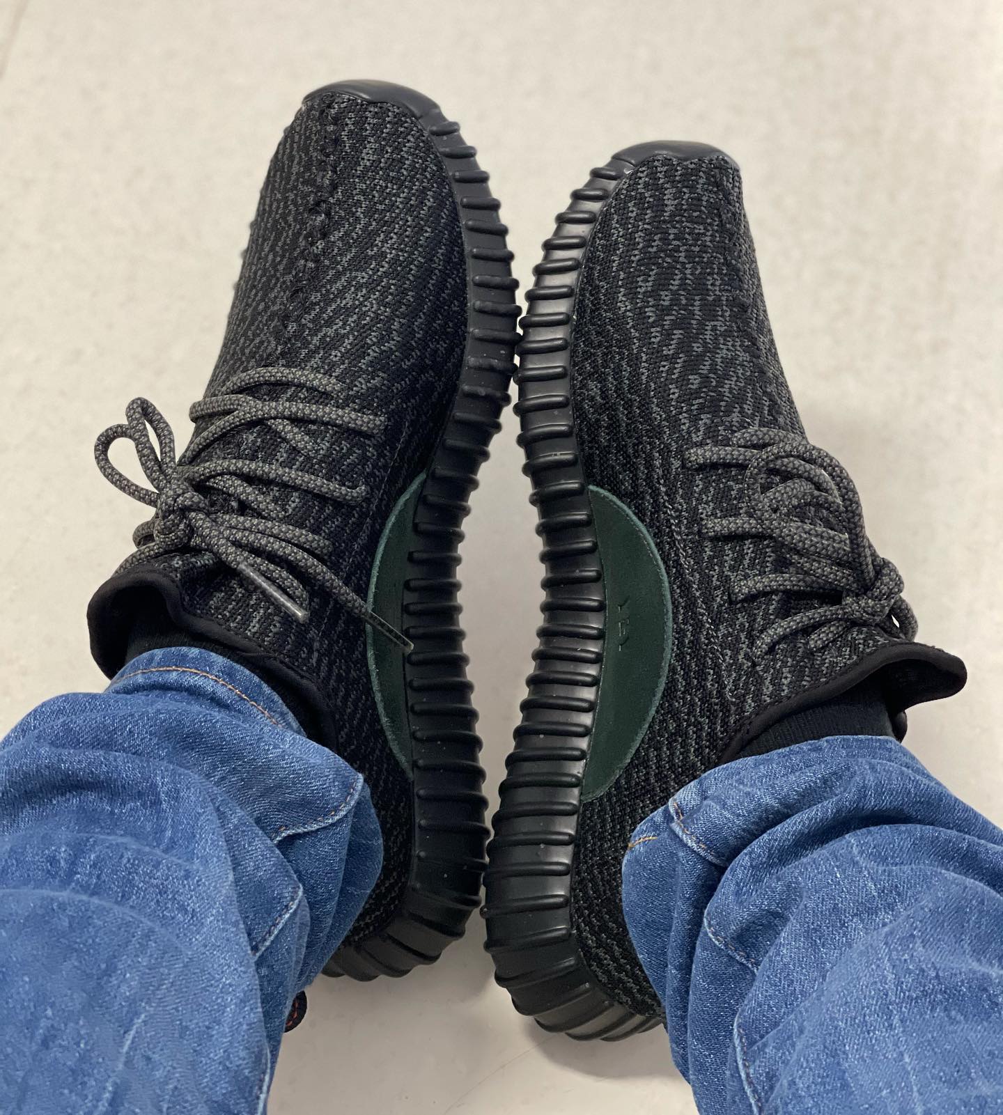 adidas yeezy350初代款式大全 全部配色高清图片-Pirate Black黑天使_4