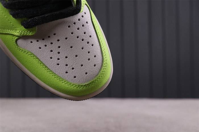 2022新款AJ高帮Nike Air Jordan 1 High OG “Volt ”荧光绿白配色正品高清实拍图_7