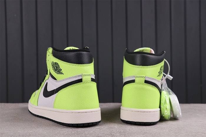 2022新款AJ高帮Nike Air Jordan 1 High OG “Volt ”荧光绿白配色正品高清实拍图_4