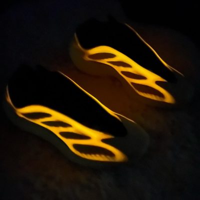 Yeezy 700 V3黄色夜光异形鞋 “Mono Safflower” 高清正品实拍 细节图