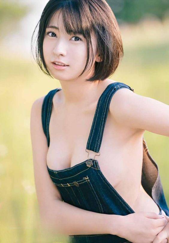 夏季短袖看见女同学乳突照片_3