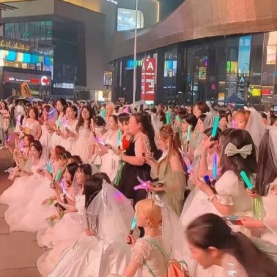 王源演唱会女生穿婚纱图是导图造谣！