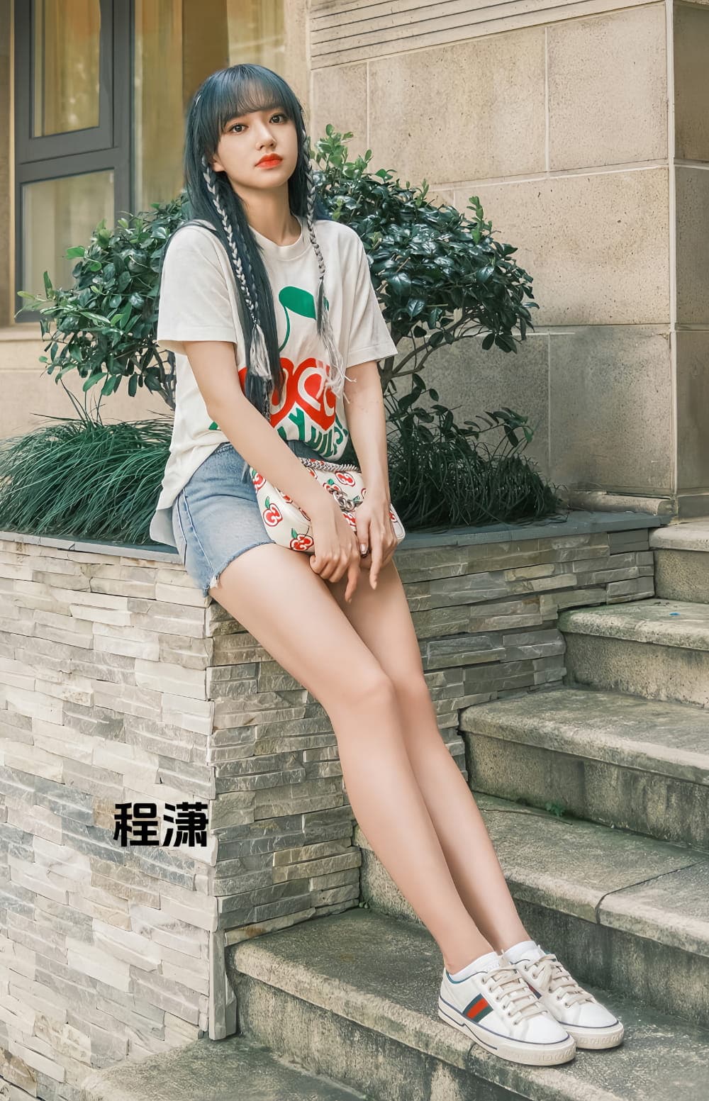 内娱公认的大美腿明星图片欣赏-程潇美腿长腿图_1
