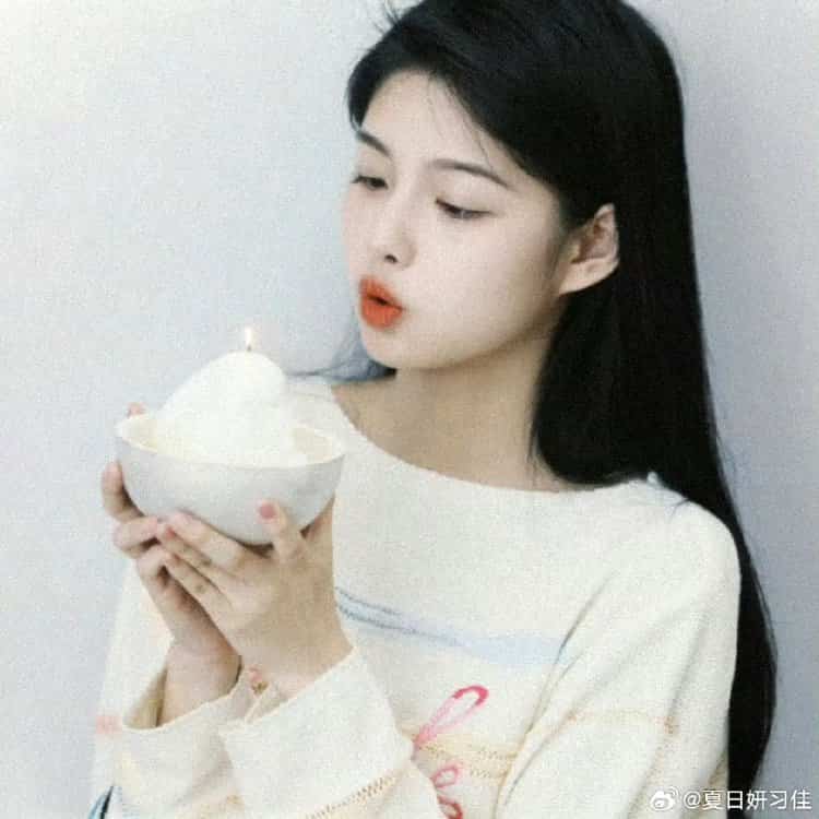 05后女明星艾米氛围感女生头像 为有暗香来丫鬟千芷可爱微信头像_14